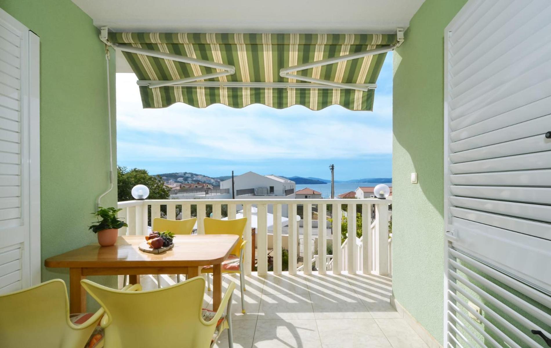 Apartments Santo Trogir - Okrug Gornji Exterior photo